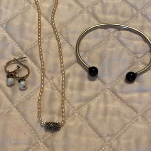 Elegant Pearl and Black sterling silver Jewelry Set